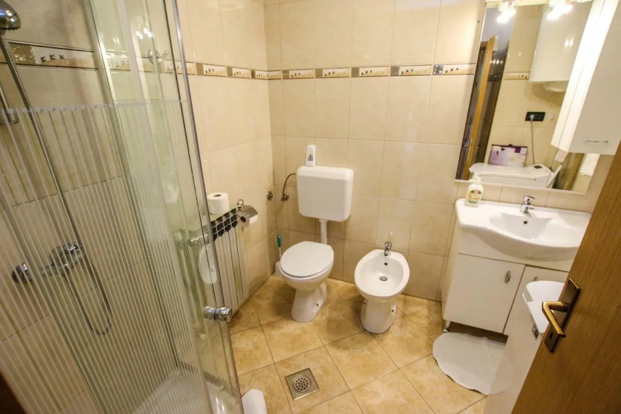 Apartman Carolina 4 Seasons